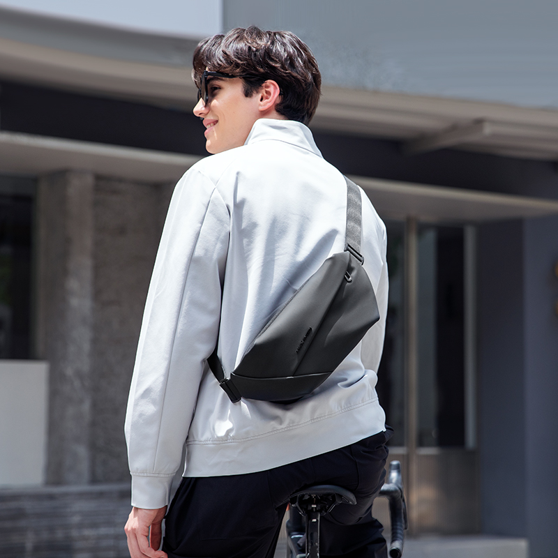 حقيبة صدر رجالية من مارك رايدن - مراجعة Cycling Commute Bag وسعره